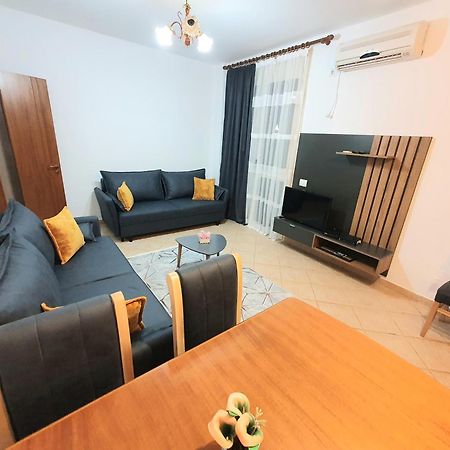 Apartment Me Qera Lungomare Vlore Medem1 Exterior photo